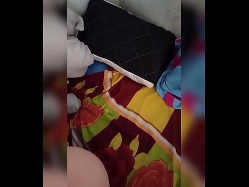 ❤️ Moje spolubydlící zůstává doma sama, protože její manžel jede na dovolenou a já využívám příležitosti, abych ji ošukal a naplnil jí prdelku mlékem. ️❌ Ruské porno u nás ﹏